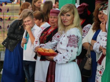 Повідомили, скільки господинь готували пончики для фестивалю на Світязі