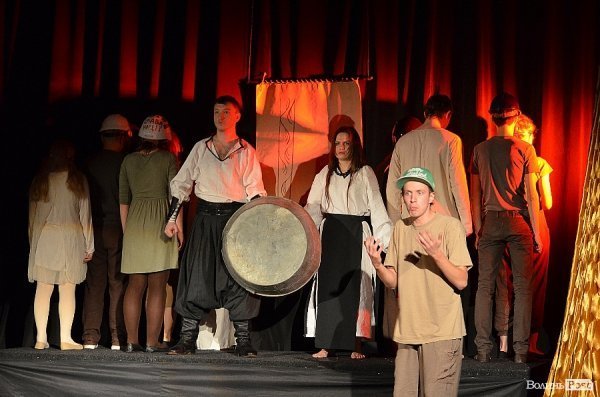 «Гармидер» у Луцьку показав революційні місяці в Україні. ФОТО. ВІДЕО