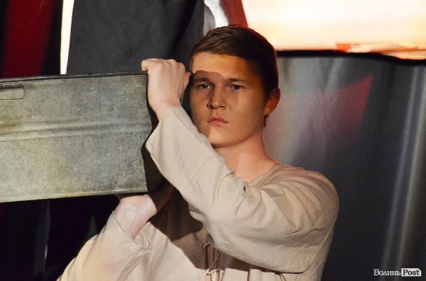 «Гармидер» у Луцьку показав революційні місяці в Україні. ФОТО. ВІДЕО