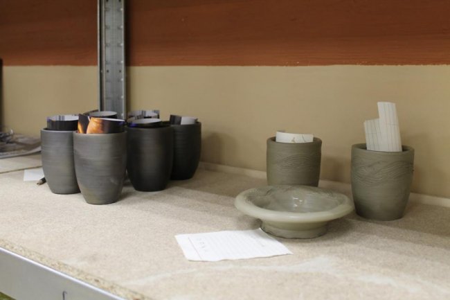 На Волині особливі діти ліпили посуд із глини