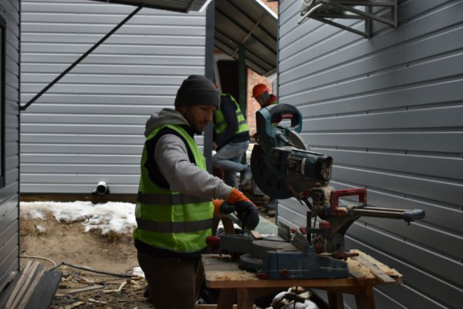 Неподалік Луцька будують тимчасові будинки для переселенців. ВІДЕО, ФОТО