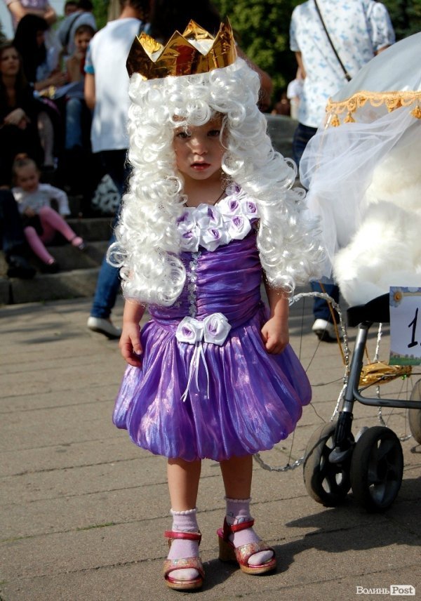 У Луцьку відбувся фестиваль дитячих візочків