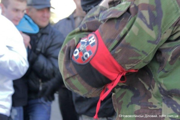 «Правий сектор» тренувався у Нововолинську. ФОТО