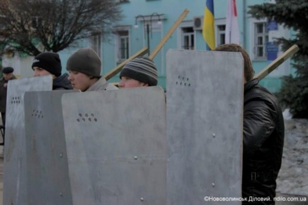 «Правий сектор» тренувався у Нововолинську. ФОТО