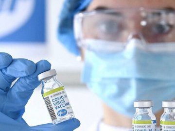 Найвищий захист від коронавірусу мають ті, хто перехворів і вакцинувався: кажуть у МОЗі