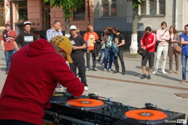 Неформальні екскурсії, музичні вулиці, історія просто неба: Луцьк заманює туристів