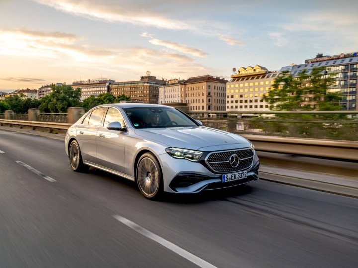 Інновації та традиції: чому Mercedes-Benz обирають у всьому світі