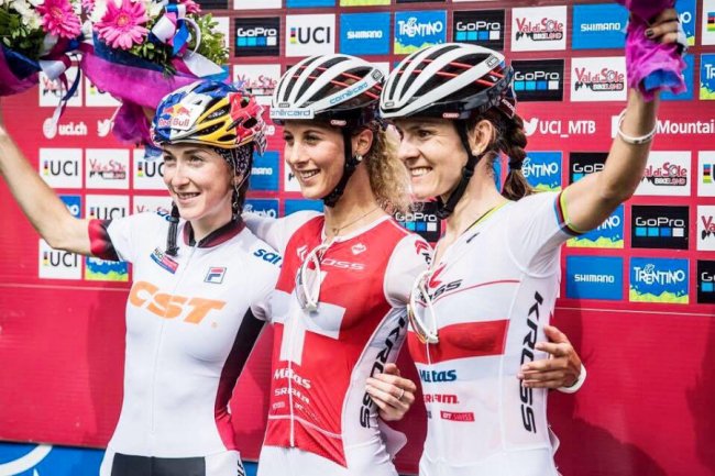 Фото з сторінки Яни Беломоїної в Facebook