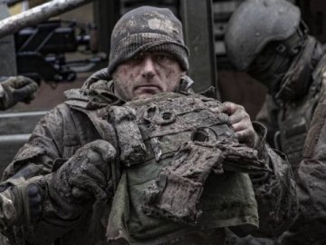 На Бахмутському напрямку ворог має чисельну перевагу майже у 10 разів, – військовий