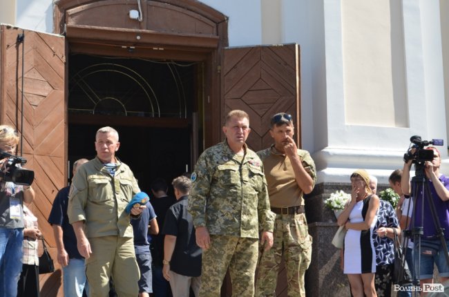 Як у Луцьку прощалися з Героєм Андрієм Єлістратовим. ФОТО