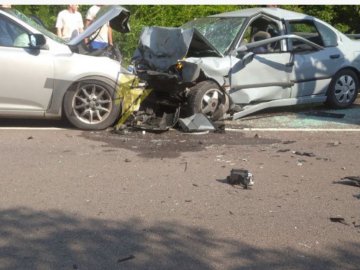 Біля Луцька – масштабна аварія: є загиблий і багато травмованих 