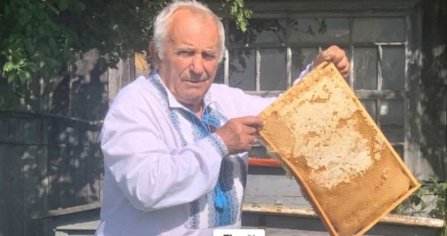 83-річний пасічник з Волині доглядає 25 роїв та частує медом односельчан