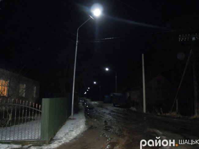 У Шацьку встановили освітлення на Набережній