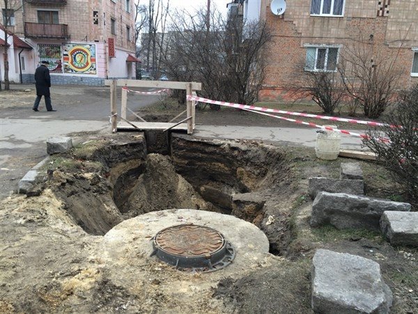 Ковельчани не хочуть торгівельних павільйонів під вікнами своїх будинків. ФОТО