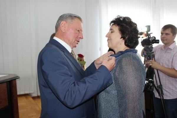 Микола Романюк вручив нагороди матерям-героїням. ФОТО