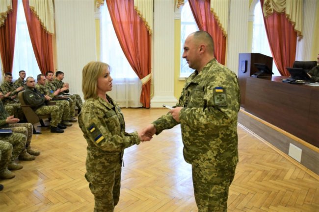 Звільненій з полону прикордонниці з Луцька присвоїли офіцерське звання