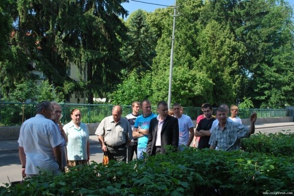 «Бої» за партійний офіс в Луцьку: виламані двері, вирвані замки. ФОТО. ВІДЕО