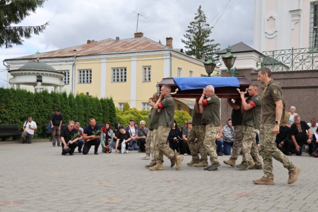 У Луцьку попрощалися з Героєм Олексієм Бондарем