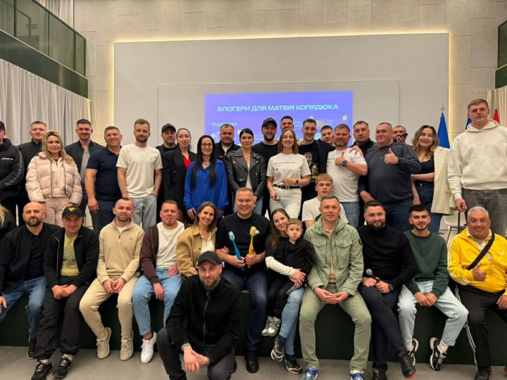 Військовий з Луцька виграв квартиру під час благодійного розіграшу для Матвія Колядюка