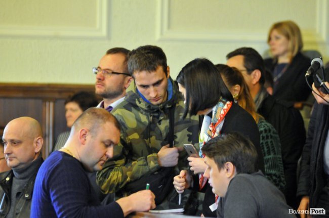 Позачергова сесія Волиньради: 26 фотомиттєвостей