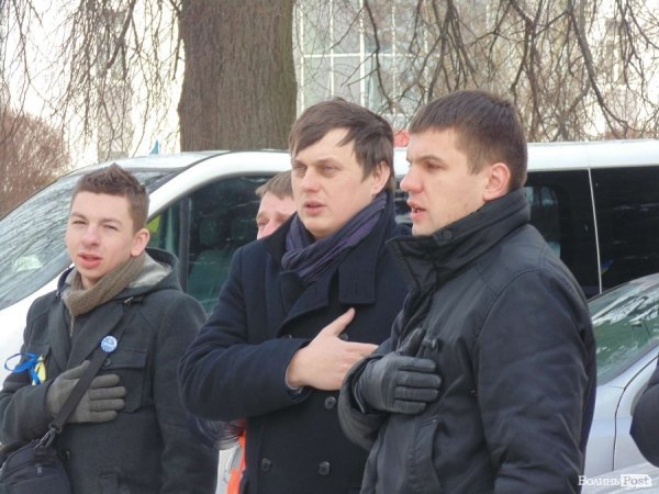 Волинські автомайданівці навідалися до керівників області з «подарунками». ФОТО. ВІДЕО