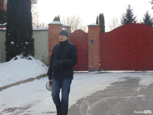 Волинські автомайданівці навідалися до керівників області з «подарунками». ФОТО. ВІДЕО