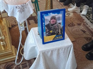 На Волині провели в останню путь Героя Юрія Льовкіна