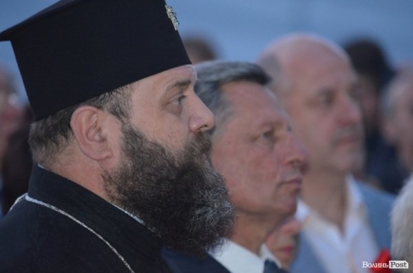 У Луцьку продавали ікони на потреби вояків АТО. ФОТО