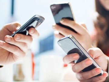 Українці безкоштовно дзвонитимуть із роумінгу на гарячі лінії держустанов