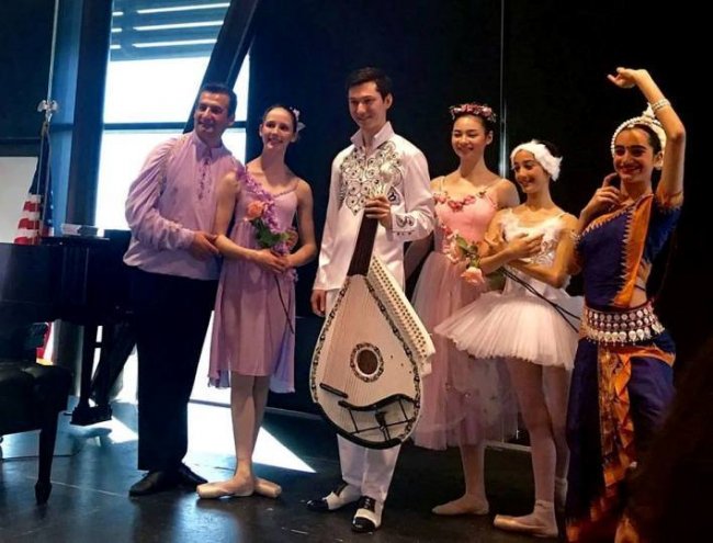 Наші люди – всюди: волинянин-бандурист «підкорює» Америку