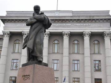У ВНУ абітурієнтів безкоштовно готуватимуть до вступного іспиту з іноземної мови