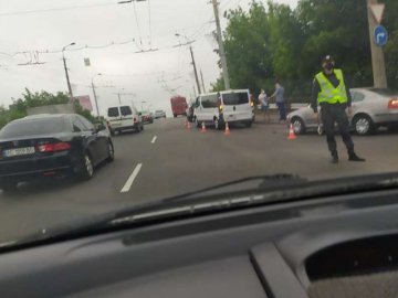 У Луцьку на мосту – аварія. ФОТО