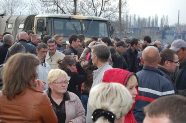 На Схід України «стягують» танки та БТРи. ФОТО. ВІДЕО