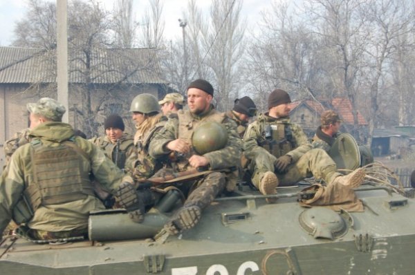 На Схід України «стягують» танки та БТРи. ФОТО. ВІДЕО