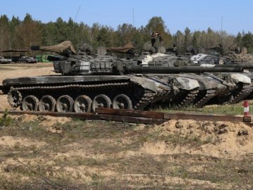 Білорусь підсилює держкордон танками: що відомо