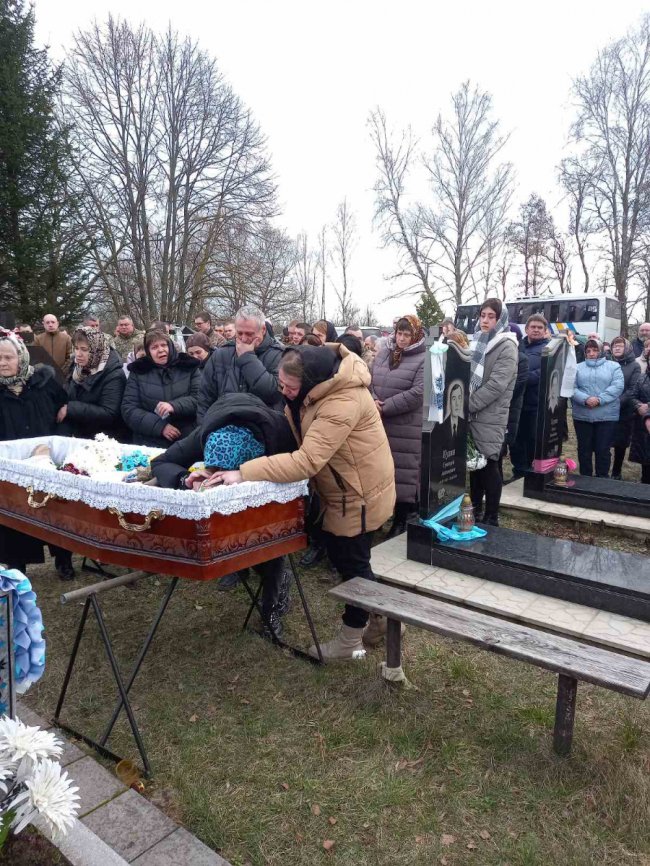 У рідному селі поховали військового з Волині, який помер у лікарні