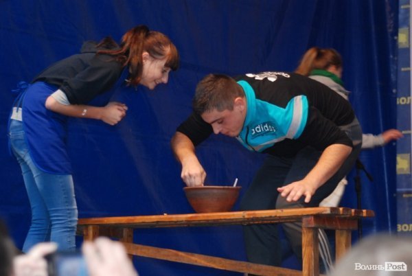 У Луцьку з'їли тисячу порцій вареників. ФОТО