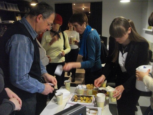 У Луцьку відбувся акустичний вечір єднання Сходу і Заходу. ФОТО