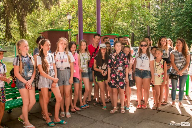 Незабутні знайомства і розваги: як діти з Луганщини провели день у таборі на Світязі. ФОТО