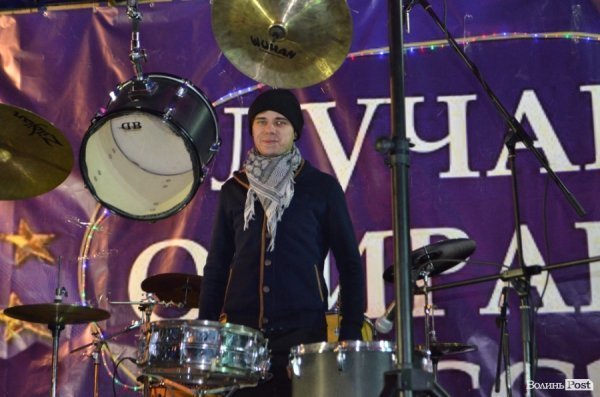 Щедрування на Євромайдані в Луцьку: фаєр-шоу, політичний вертеп і танці. ФОТО