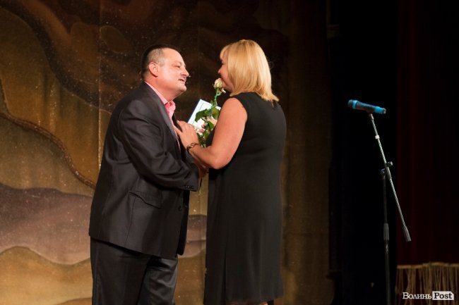 Квіти, подяки та музичний концерт: волинських медпрацівників привітали з професійним  святом