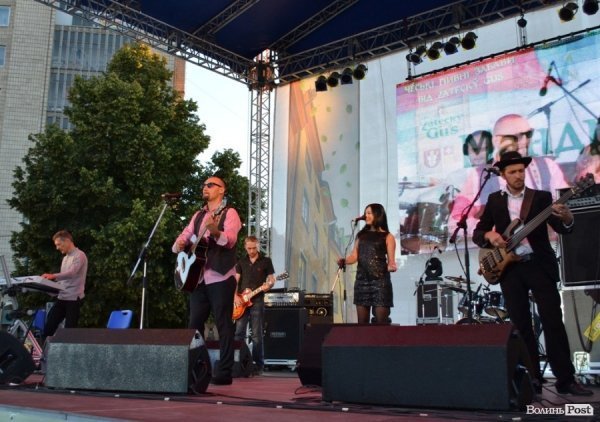 Лучан із Днем міста вітали ФлайzZzа, Мандри і Mad Heads