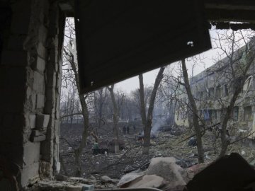 У Маріуполі загарбники взяли у заручники медиків і пацієнтів обласної лікарні