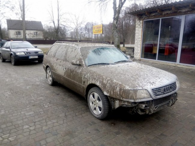 Чи нам БТРи купляти, щоб заїхати кудись, - волинянин про бездоріжжя у селищі