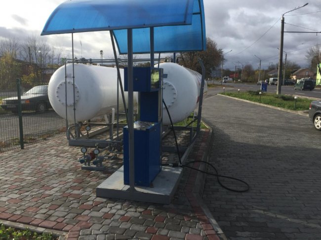 У Луцьку «прикрили» нелегальну АЗС. ФОТО