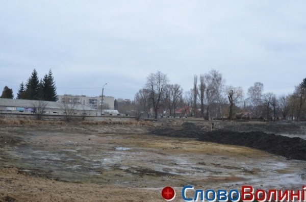 Чистка Теремнівських ставків у Луцьку «стоїть». ФОТО