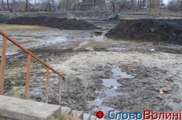 Чистка Теремнівських ставків у Луцьку «стоїть». ФОТО