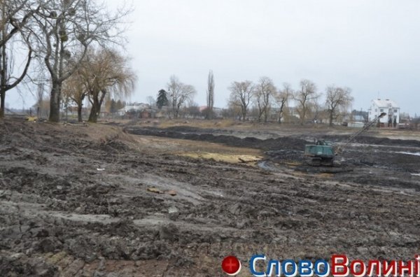 Чистка Теремнівських ставків у Луцьку «стоїть». ФОТО