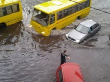 Як затопило Київ. ФОТО. ВІДЕО