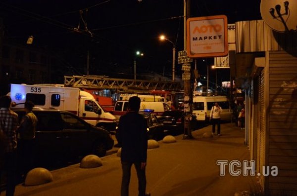 У Києві кілька годин гасили пожежу в 25-поверіхці. ФОТО. ВІДЕО